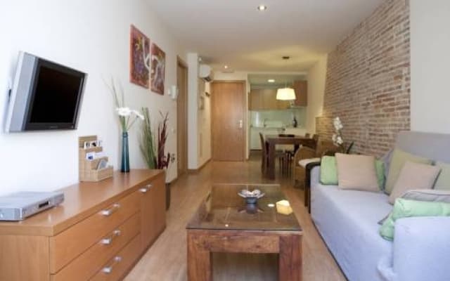 BCN House Apartments - photo 2