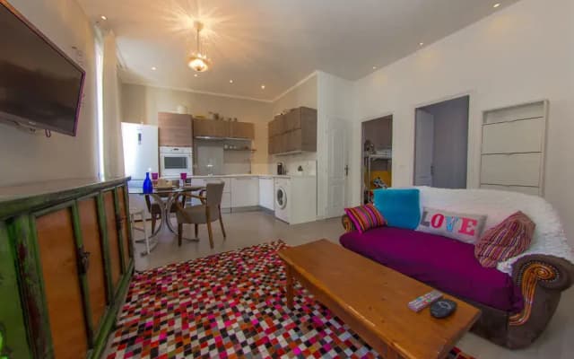 Urban chic Nice, 2 chambres et balcon - photo 4
