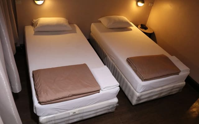 Suksawad Hotel - photo 2
