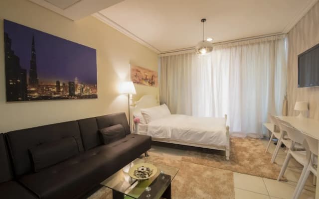 Iconic Apartment with Balcony - photo 3