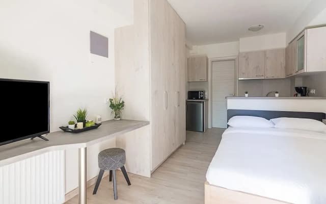 Modern Athens Studio by Cloudkeys - photo 2