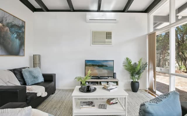 Family Beach House in Rye - photo 3
