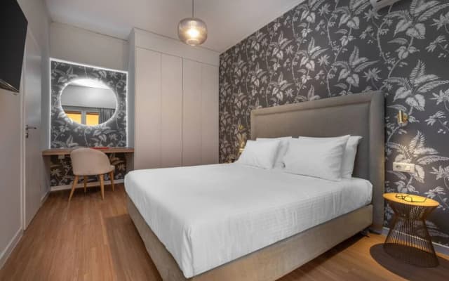 2A · The Beehive Apartment 2A - photo 3