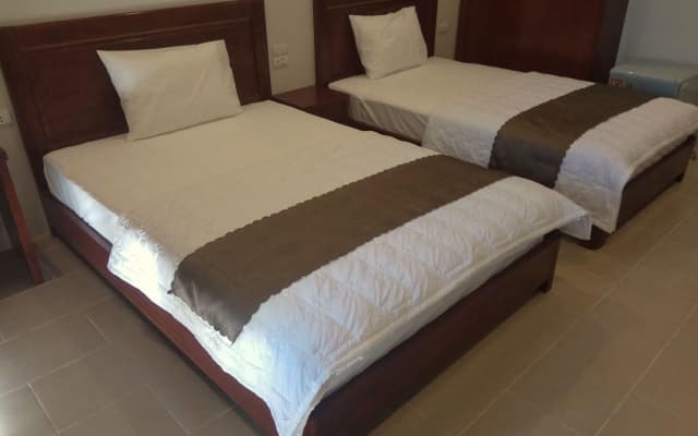 Aloha Hotel - photo 2