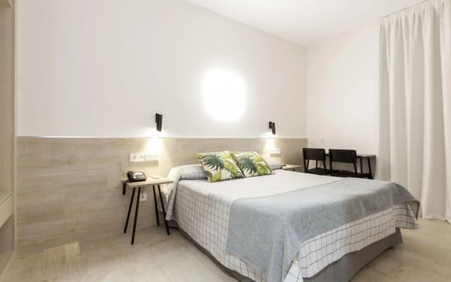 Hostal Castilla II - Puerta del Sol - photo 2