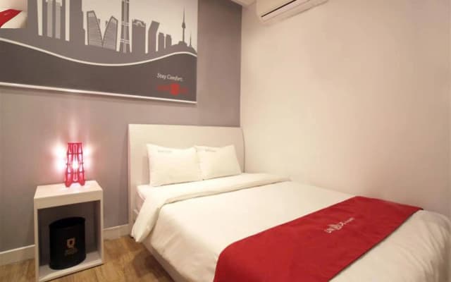 Three Seven Hotel - photo 3