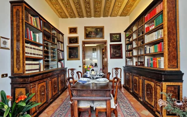 Treasurerome Colosseum Terrace 2BR - photo 5