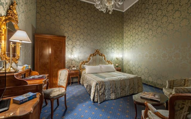 Hotel Al Ponte Antico - photo 4