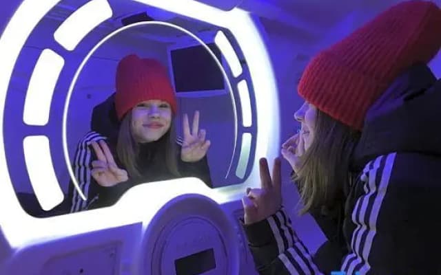 Space Night Capsule Hotel - photo 3