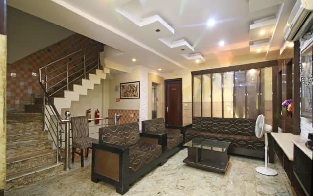Tjs Grand Karolbagh - photo 2