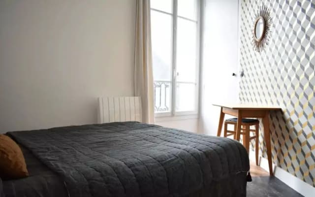 Stylish 1 Bedroom Apartment in Le Marais - photo 3