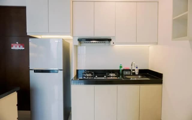 Spacious And Warm 2Br At Ciputra World 2 Apartment - photo 4