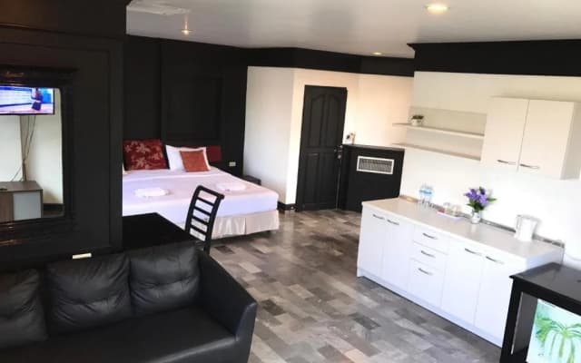 Maximum Boutique Hotel - photo 3