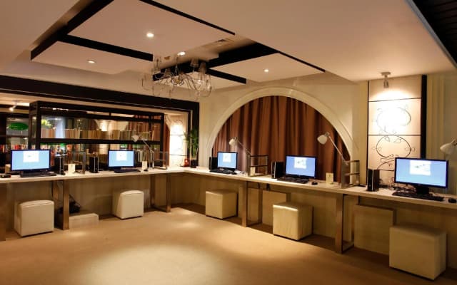 Phuket Graceland Resort And Spa - photo 2