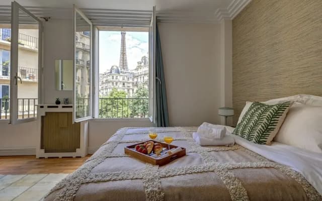 Elegant 1BR Near Eiffel & Champ de Mars - photo 3