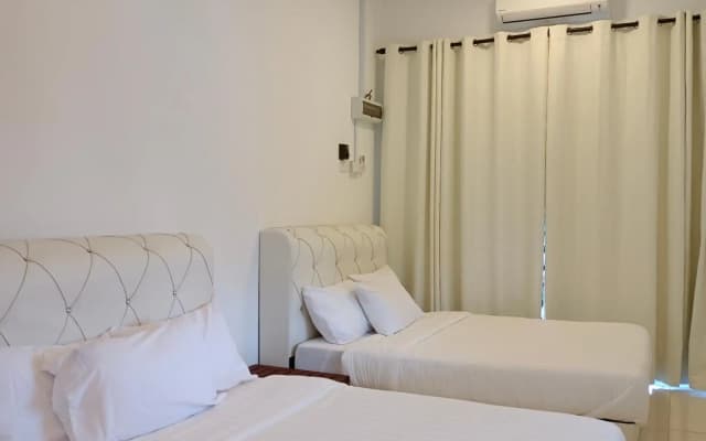 Reco Villa Private Pool 4 Bedrooms@ Taman Mayung Teluk Kemang Port Dickson - photo 3