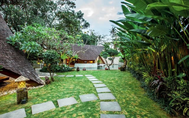 Kalyca Villa Seminyak - photo 2