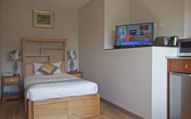 Melrose Apartments - photo 4