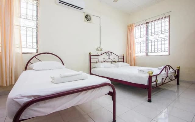 Sweet Home With 2 Auto Gates at BM, Penang, M'sia - photo 2