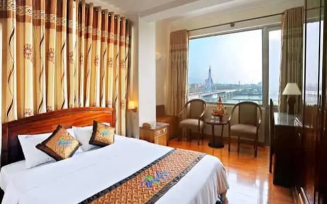 Bamboo Green Riverside Hotel - photo 4