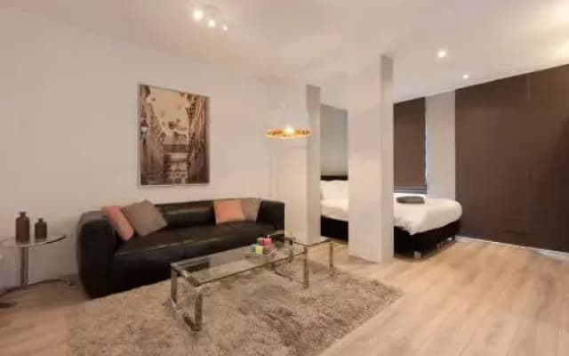 City Center Apartment - photo 2