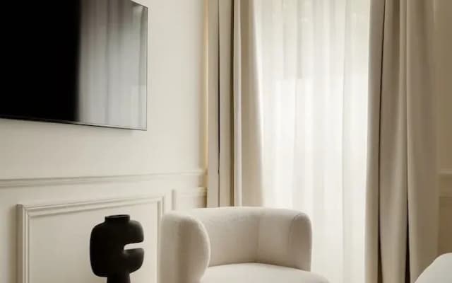 Leon Hotel-pigalle/suite-12 - photo 4