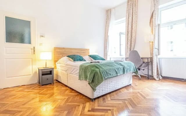 3BR Apt 15 Min from Landstraße Hub - photo 2