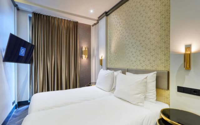 G hotel - photo 4
