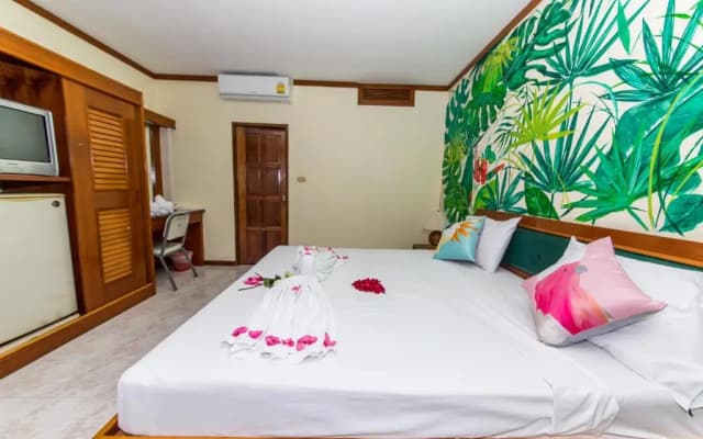 Panda Hotel（Patong Beach） - photo 2