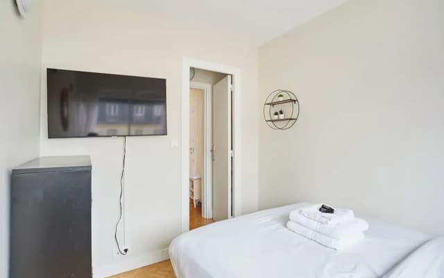 2 Bedroom Flat Centre de Paris - Eiffel Tower View - photo 2