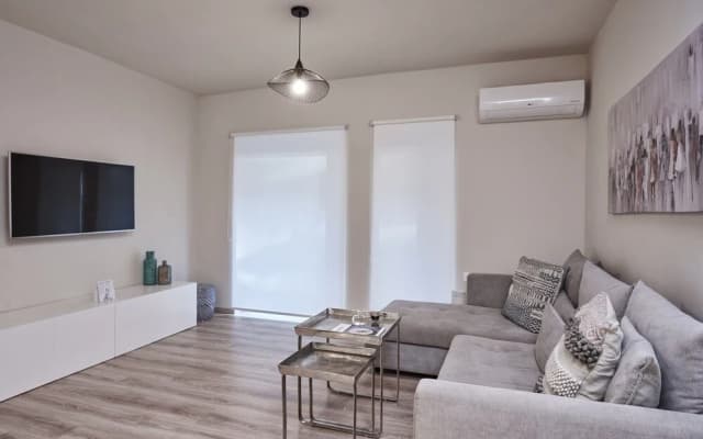 Charitos II Chic n modern 2BD Apt - photo 3