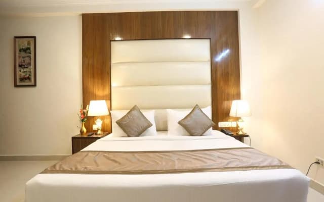 Hotel Earth - photo 5