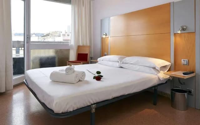 Plaza Spain Guest House - photo 4