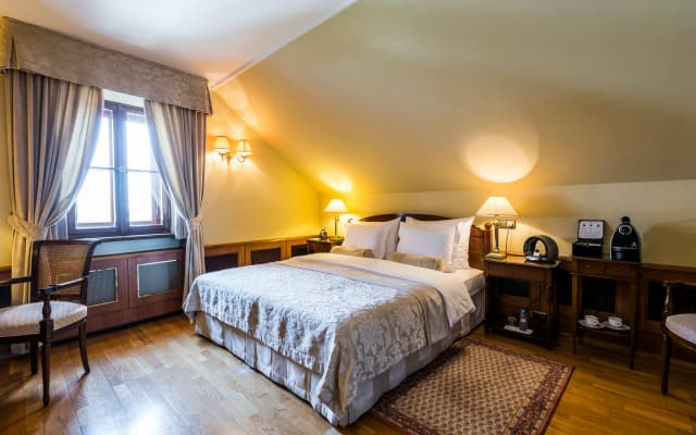 Golden Well Hotel - photo 2