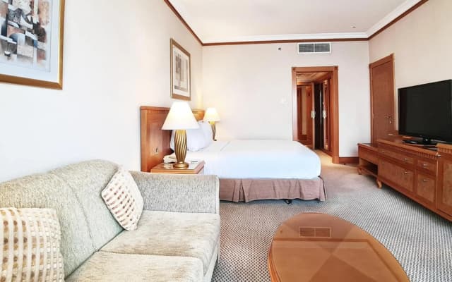 Corniche Hotel Sharjah - photo 4