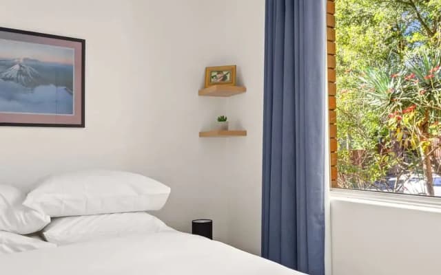 Beautifully Peaceful 2-bed Apartment - photo 4