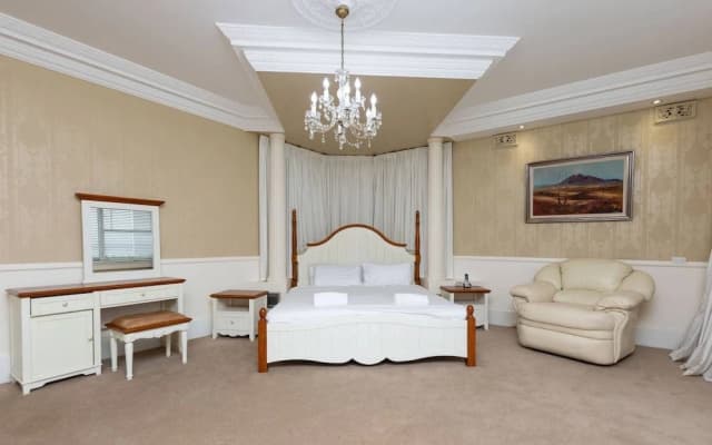 Classic 5 Beds Mt Dandenong Resort - photo 5