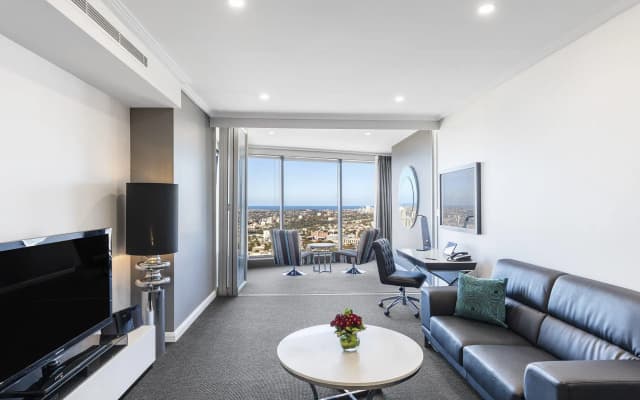 Meriton Suites World Tower - photo 4