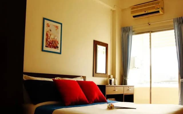 Golden Apartment - photo 4