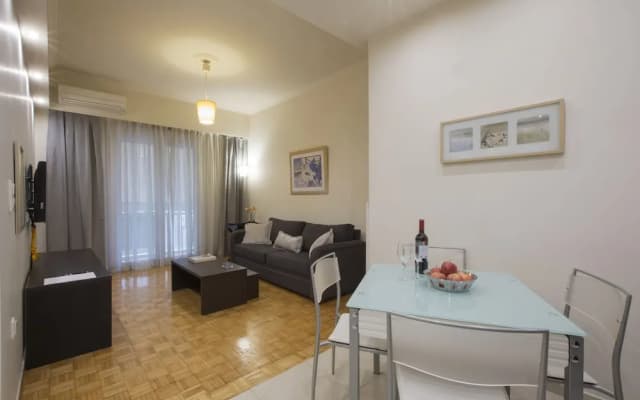 Koukaki Deluxe Apt at Syggrou-Fix - photo 4