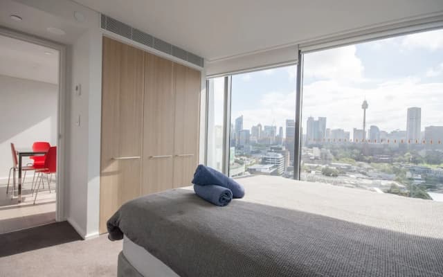 Modern 2 Bedroom Potts Point Apartment - photo 4