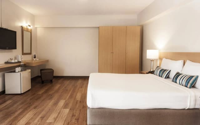 Samran Place Hotel - photo 4