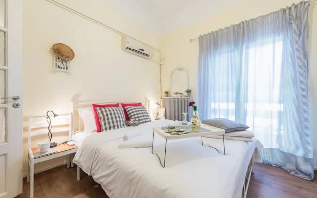 Stylish 1BR Retreat in Central Athens - photo 5
