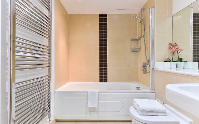 London Bridge City Apartments - photo 5