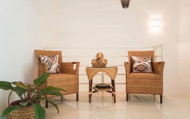 Balik Pulau BookLodge B&B - photo 2