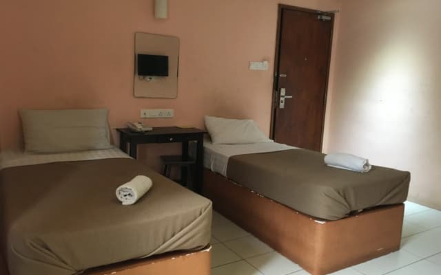 Red Apple Hotel - photo 5
