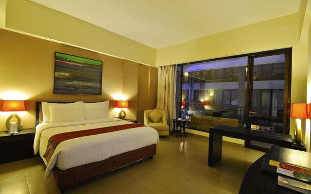 100 Sunset Hotel Managed by Eagle Eyes - photo 2