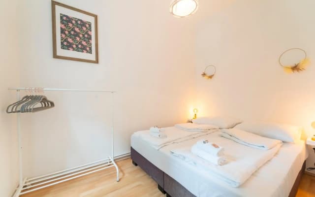 Cozy Flat next to the VIC/UNO - photo 4
