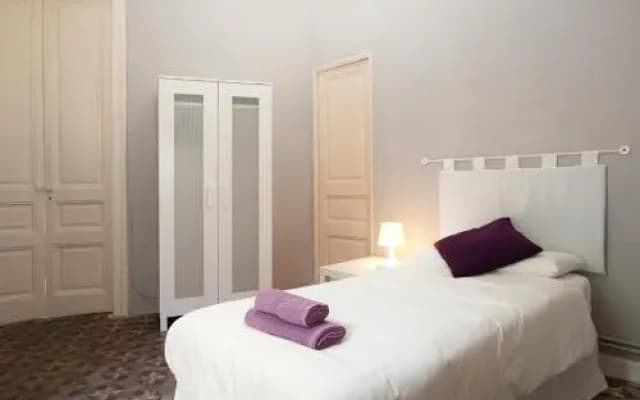 Modernist Apartment Barcelona - photo 3