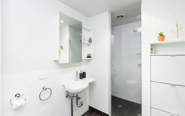Imogen, Melbourne Studio Apartment - photo 5